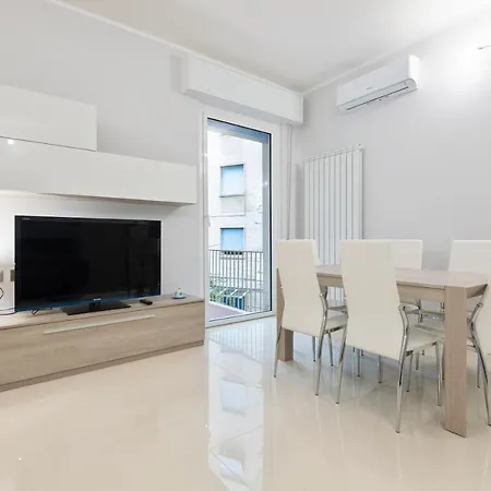 Modern Flat 250 Mt From The Sea - アパート アルビッソラ・マリーナ