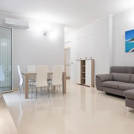 Modern Flat 250 Mt From The Sea - Apartment Albissola Marina