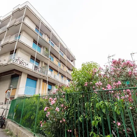 Modern Flat 250 Mt From The Sea - Apartment Albissola Marina