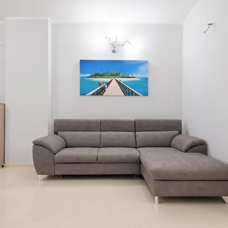 Apartment Modern Flat 250 Mt From The Sea - *