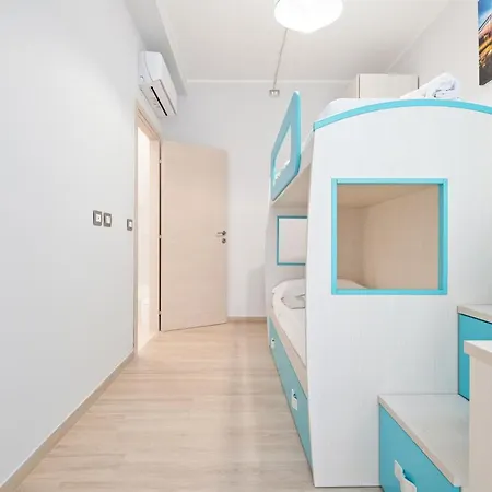 Modern Flat 250 Mt From The Sea -